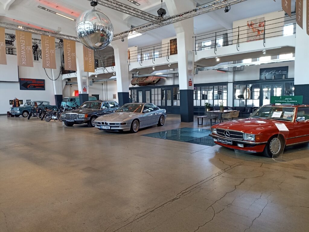 Showroom Elektromopeds im Lenkwerk