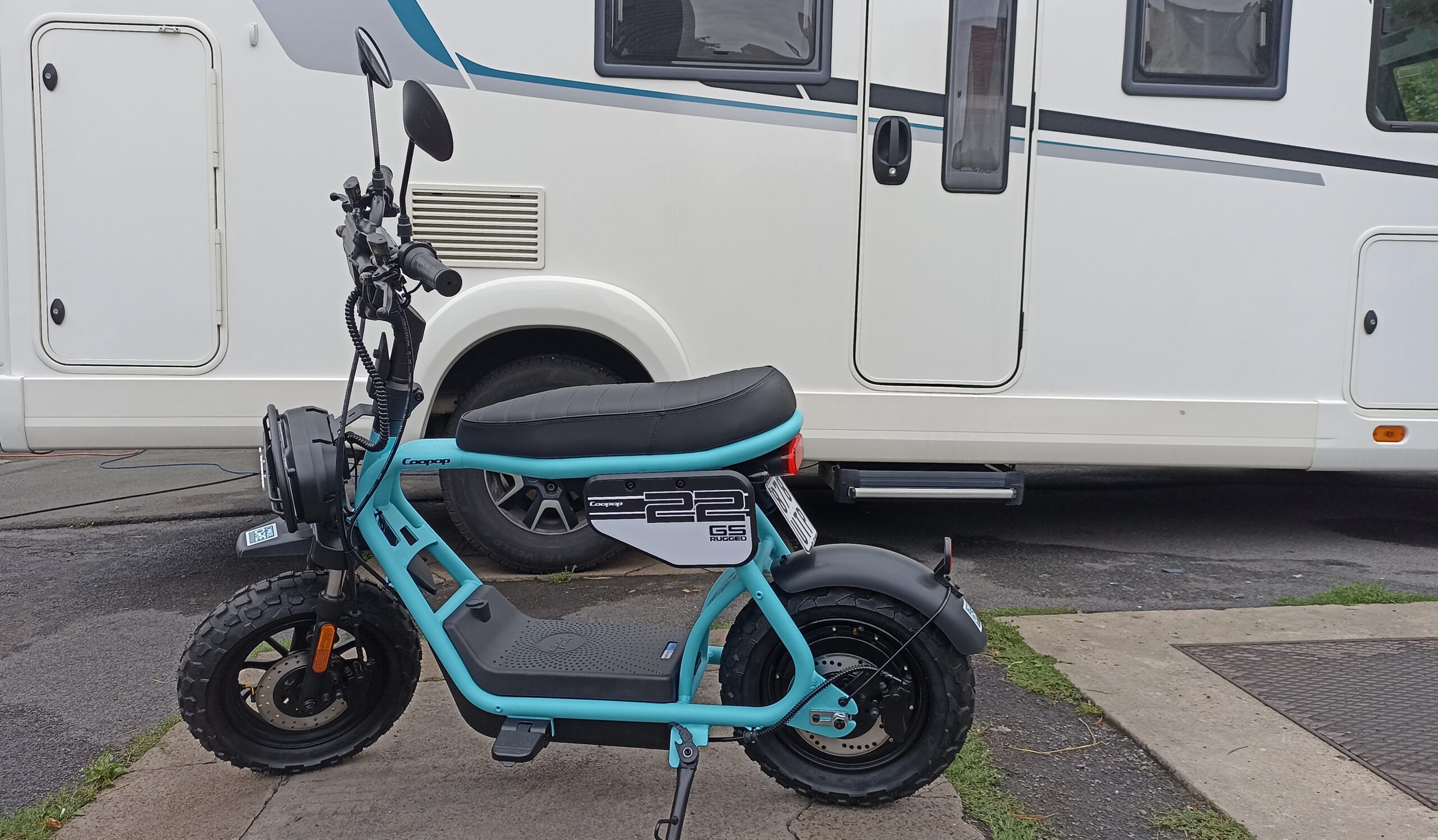 Elektromoped Rugged DS und Wohnmobil