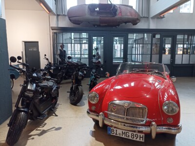 E-Mopeds im Showroom von ONKEL DRE im LENKWERK Bielefeld