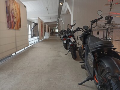 Elektromopeds Galerie erstes Obergeschoss (OG)
