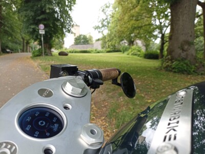 Blick über Lenker vom Metorbike an der Sparrenburg Bielefeld